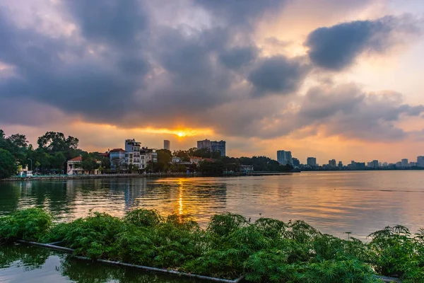Hanoi Vietnam Stycznia 2020 Zachód Słońca Nad Jeziorem West Lake — Zdjęcie stockowe