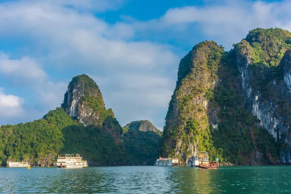 Long Bay Vietnam Januar 2020 Schiff Der Wunderschönen Long Bay — Stockfoto
