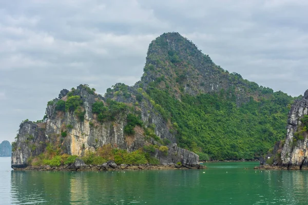 Fantastiskt Landskap Long Bay Vietnam — Stockfoto