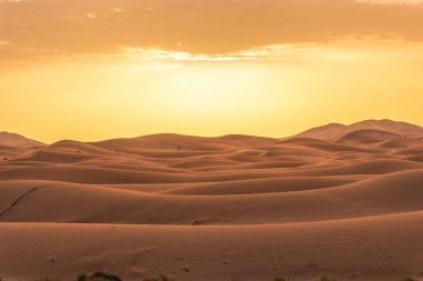 Sahra Çölü 'nün güzel manzarası, erg Chebbi, Merzouga, Fas