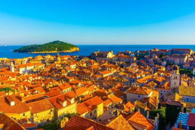 Hırvatistan 'ın başkenti Dubrovnik' in gün batımında manzarası