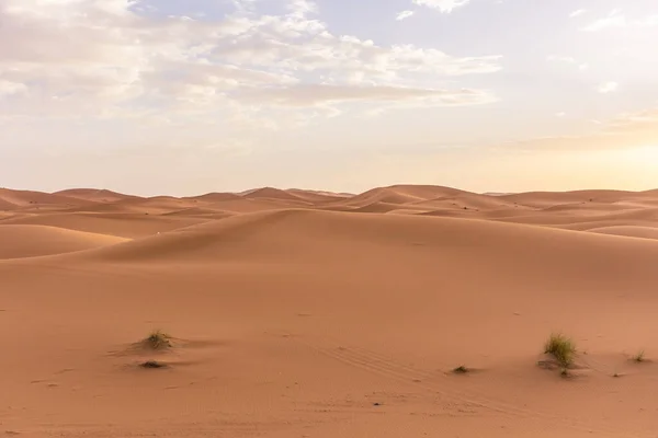 サハラ砂漠 エルグ チェビ メルツーガ モロッコの美しい風景 — ストック写真