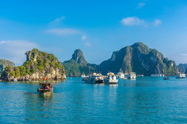 HA LONG BAY, VİETNAM, HAZİRAN 6 2020: