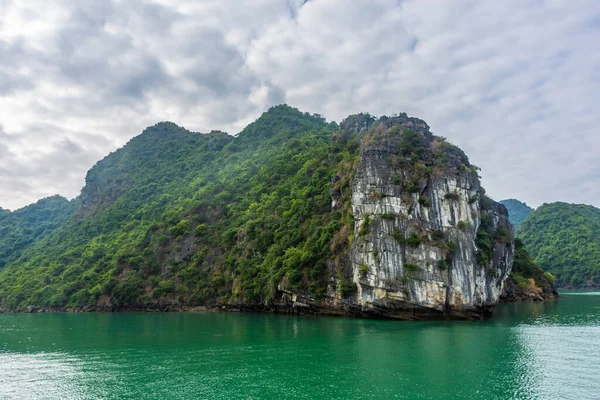 Красивый Пейзаж Залива Лонг Вьетнам — стоковое фото