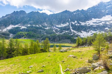 Alp manzarası Gran Paradiso Ulusal Parkı, Piedmont, İtalya