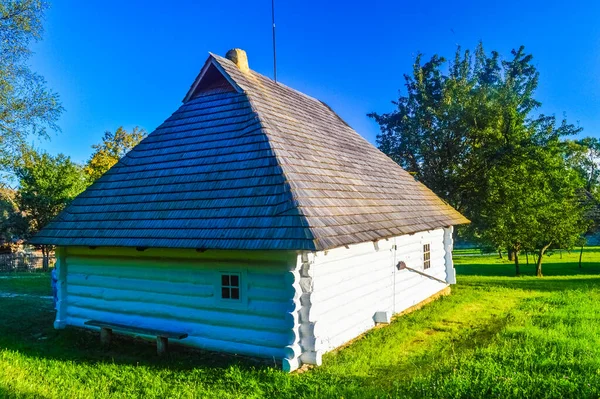 Деревянный Старый Дом Саноке Skansen Польша — стоковое фото