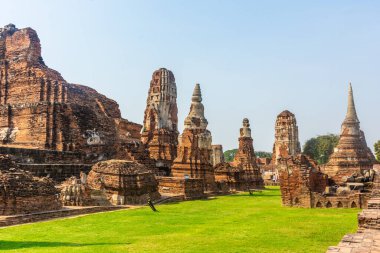AYUTTHAYA, THAILAND, 12 HAZİRAN 2020: Ayutthaya Tapınakları