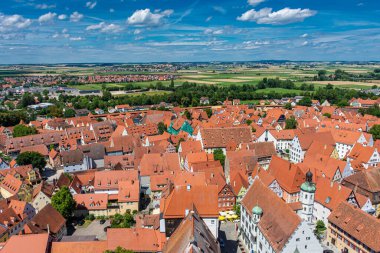 Nordlingen 'in havadan görünüşü, duvarların içindeki kasaba, Bavyera, Almanya