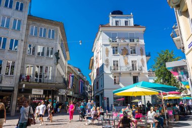 LUCERNE, SWitness ZERLAND, 8 AĞUSTOS 2020: tarihi merkezde kare