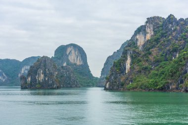 Vietnam, Ha Long Körfezi 'nin güzel manzarası