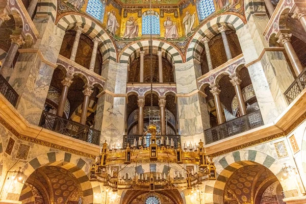 Aachen Deutschland Juli 2020 Der Wunderschöne Goldene Innenraum Der Pfalzkapelle — Stockfoto