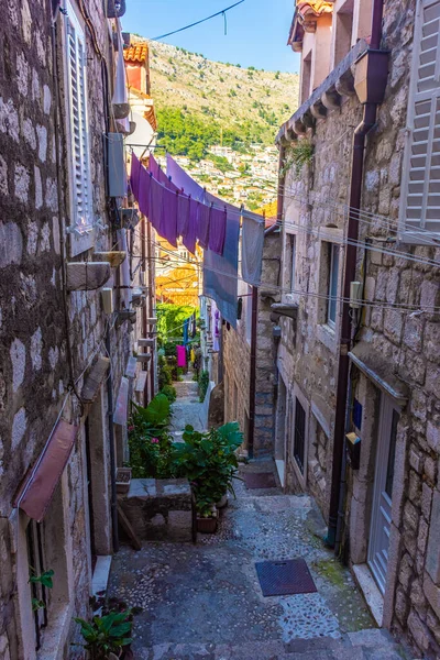 Vêtements Suspendus Dans Les Rues Vieille Ville Dubrovnik Croatie — Photo