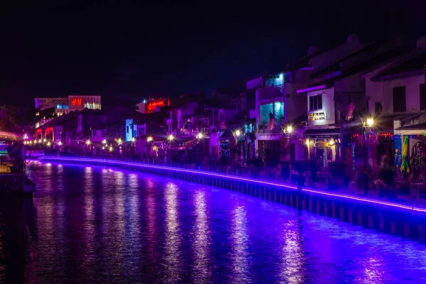 Malacca Malasia Septiembre 2019 Luces Azules Iluminando Canal Malaca Noche — Foto de Stock