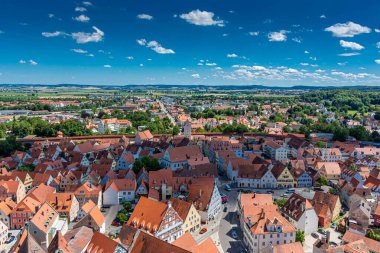 Nordlingen 'in havadan görünüşü, duvarların içindeki kasaba, Bavyera, Almanya