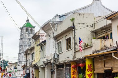 MALACCA, MALAYSIA, 29 Eylül 2019: Malacca tarihi merkezinde güzel ve renkli cadde