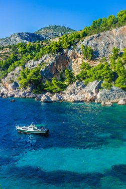 Malo Zarace Sahili 'nin kristal suyu, Hvar Adası, Hırvatistan