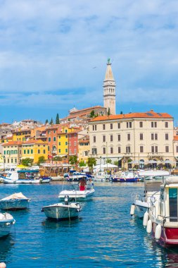 ROVINJ, CROATIA, 14 AĞUSTOS 2019: Rovinj Limanı
