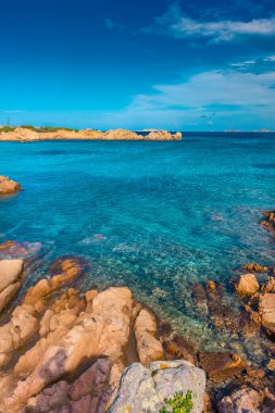 Budelli Adası, Maddalena Takımadası, Sardunya, İtalya 'daki inanılmaz pembe kumsal.