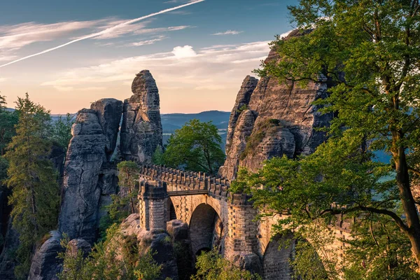 Schöner Sonnenaufgang Über Der Bastei Brücke Der Sächsischen Schweiz — Stockfoto