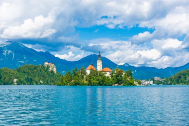 Slovenya 'daki Bled Gölü adasındaki kilise