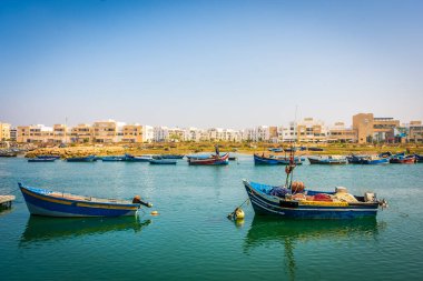 Rabat, Fas limanında geleneksel tekneler