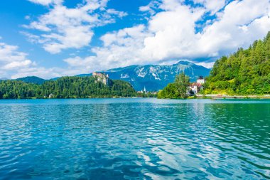 Slovenya 'nın Bled Gölü Kalesi manzarası