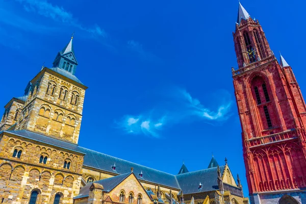 Catedral Campanario Rojo Maastricht Países Bajos — Foto de Stock