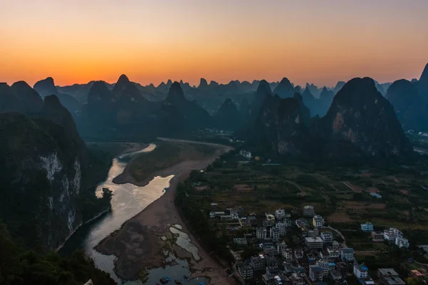 Удивительный Закат Над Карстовым Ландшафтом Синпин Гуйлинь Китай — стоковое фото