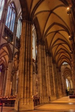 COLOGNE, GERMANY, 23 HAZİRAN 2020: Köln Katedralinin İçi