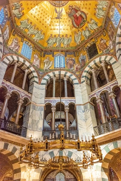 Aachen Tyskland Juli 2020 Palatinkapellets Vackra Gyllene Interiör — Stockfoto