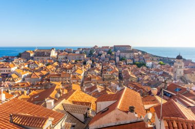 Hırvatistan 'ın başkenti gün batımında Dubrovnik' in güzel hava manzarası