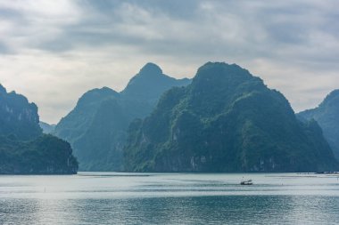 Vietnam, Ha Long Körfezi manzarası