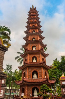 HANOI, VİETNAM, 4 HAZİRAN 2020: Hanoi 'deki Tran Quoc Pagoda