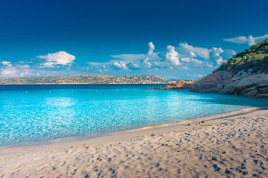 Spargi adasının inanılmaz plajı, Maddalena Takımadası, Sardunya, İtalya