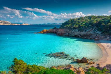 Spargi adasının inanılmaz plajı, Maddalena Takımadası, Sardunya, İtalya