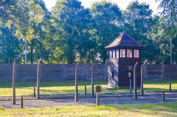 Auschwitz Polónia Julho 2018 Cerca Com Fio Towe Guardião — Fotografia de Stock