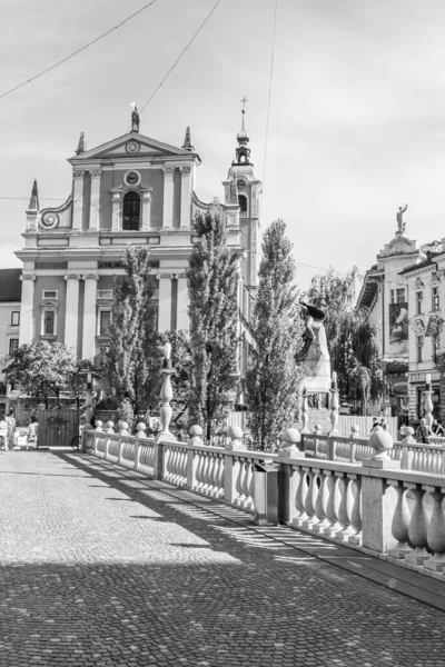 Любляна Словения Август 2019 Тройной Мост Красная Церковь Исторического Центра — стоковое фото