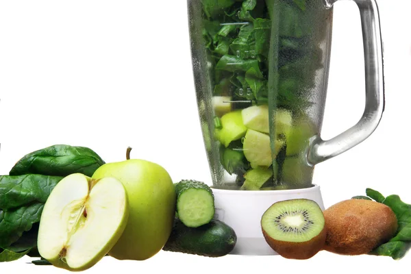 Mixér s ingrideints pro zelené smooyhie (špenát, apple, kiw — Stock fotografie