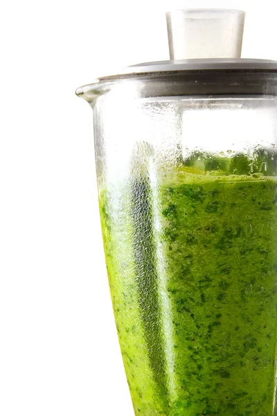 Blender dengan smoothie hijau (bayam, mentimun, apel dan kiwi ). — Stok Foto