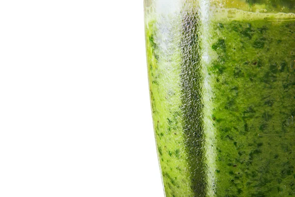 Licuadora con batido verde (espinacas, pepino, manzana y kiwi) ). —  Fotos de Stock