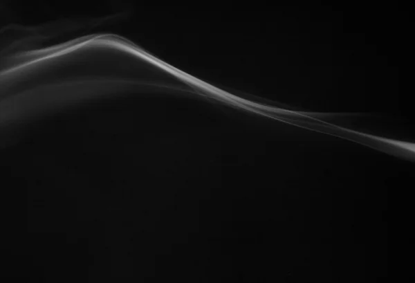 黒の背景に煙の山のような抽象的な図 — ストック写真