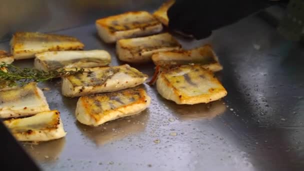 Filet Poisson Est Frit Dans Une Poêle Fruits Mer Préparation — Video