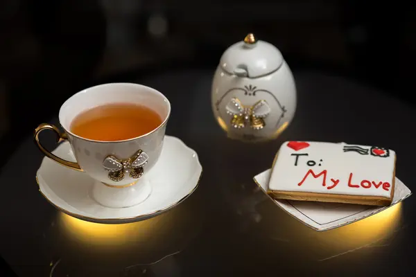 Tea with love gingerbread — Stock Photo, Image