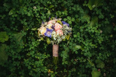 güzel düğün buket gül