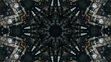 Soyut Kaleydoskop Çekim Rengi Uyumu dinamik renk çekimleri ile simetrik kaleydoskop desenlerini harmanlayarak hareket, derinlik ve denge hissi yaratan görsel açıdan büyüleyici bir tasarım.