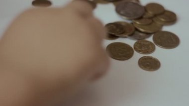 Nakit yüzeyden toplanan 2 çocuk
