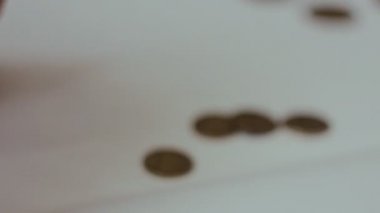 Bir kumbara tasarruf bütçe sayma