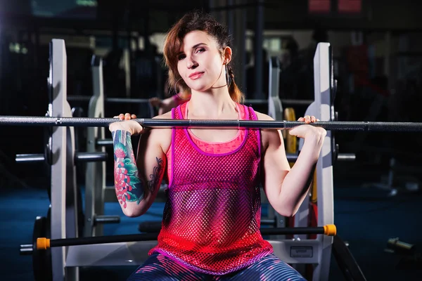 Entrenamiento de mujer culturista —  Fotos de Stock