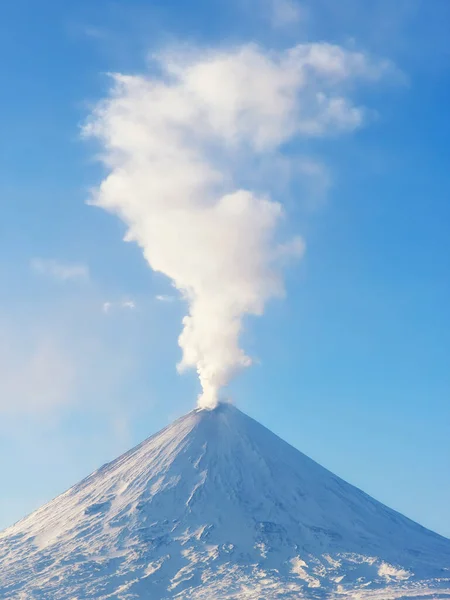 Извержение Вулкана Ноября 2020 Россия Камчатский Полуостров Вулкан Ключевской Сопки — стоковое фото