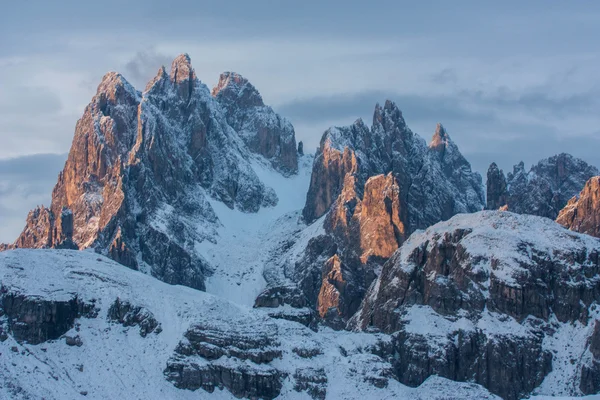 Доломітові Альпи природи Італії — стокове фото